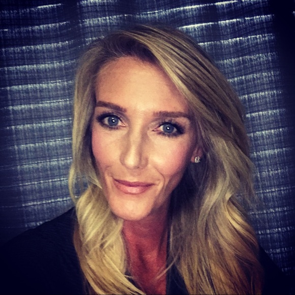 Meet your Posher, Lori - Picture 1 of 1